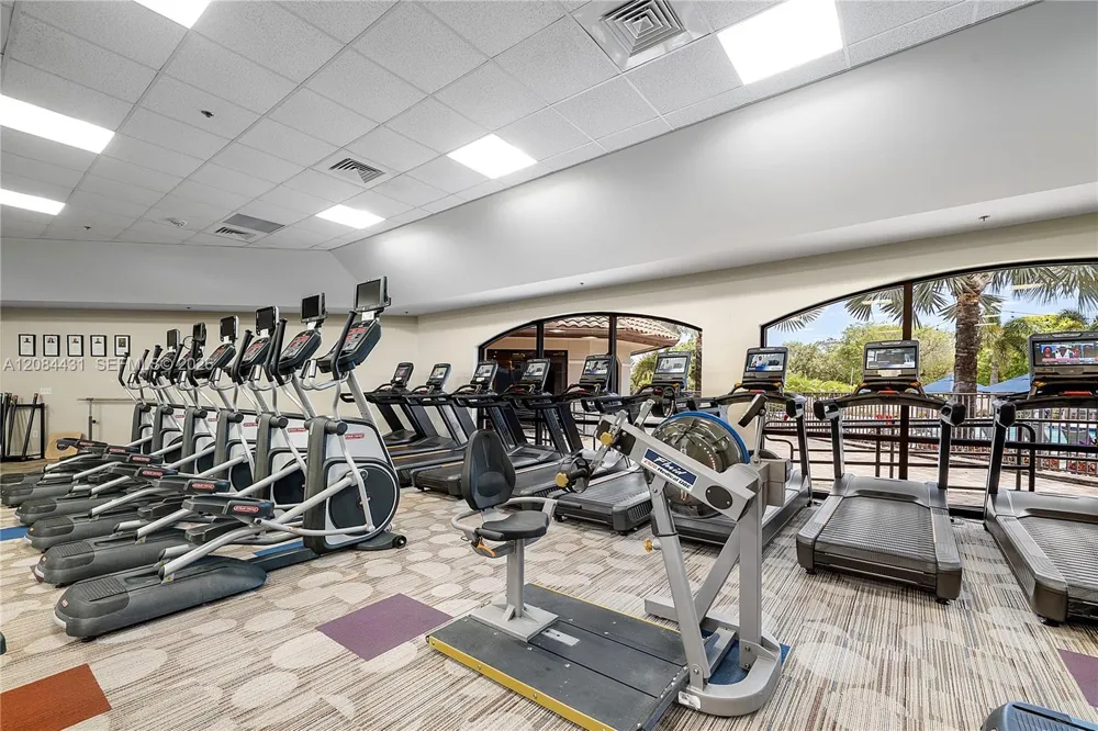 6649 Via Regina ## Boca Raton, FL 33433