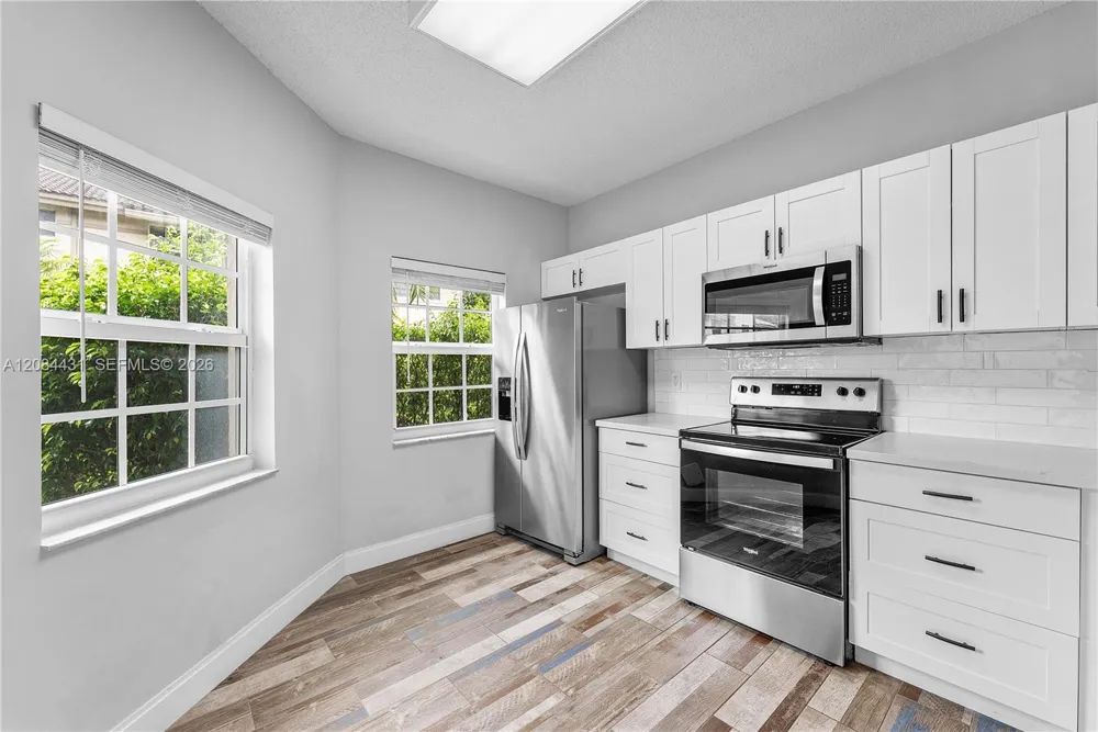 6649 Via Regina ## Boca Raton, FL 33433