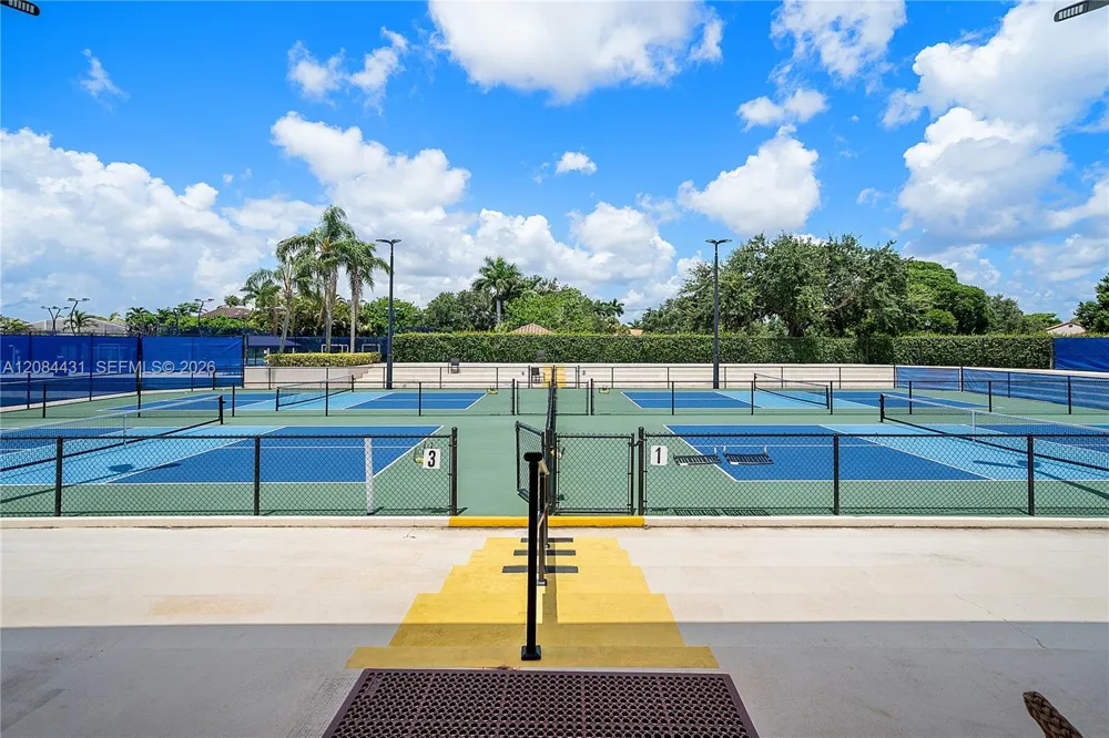 6649 Via Regina ## Boca Raton, FL 33433