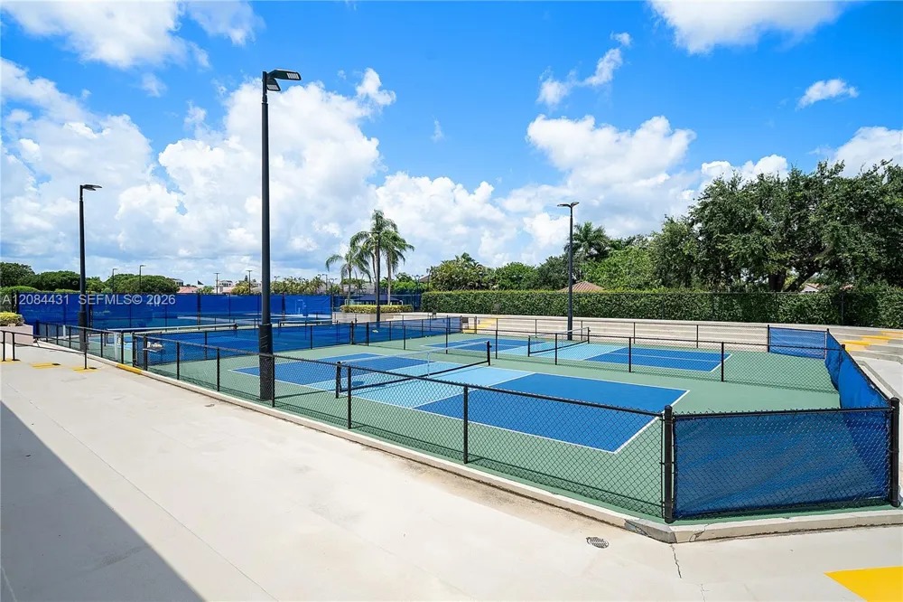 6649 Via Regina ## Boca Raton, FL 33433
