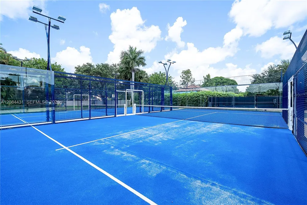 6649 Via Regina ## Boca Raton, FL 33433