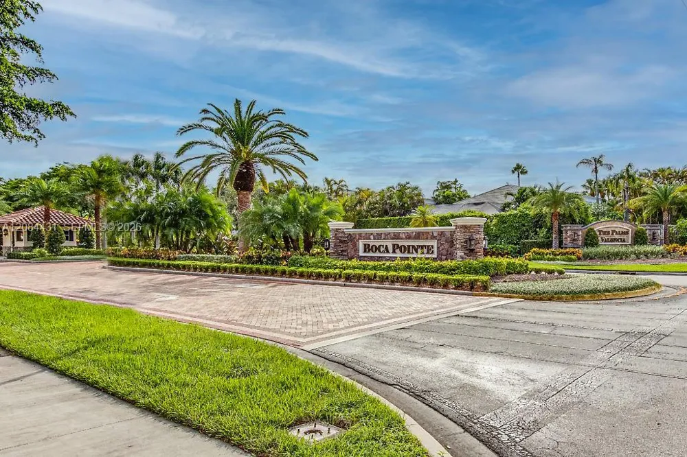 6649 Via Regina ## Boca Raton, FL 33433