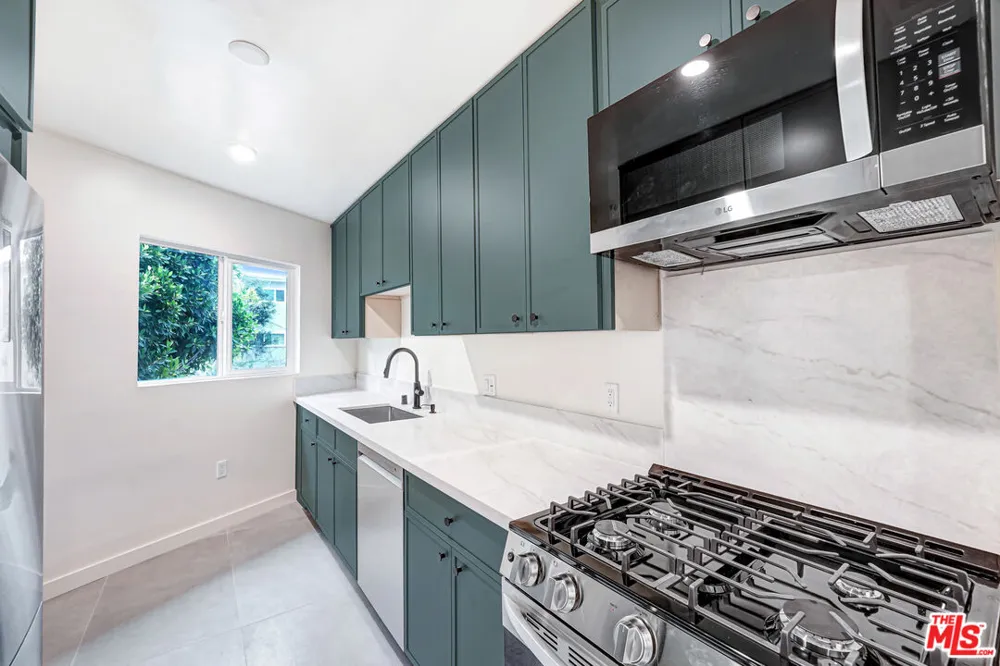 16185 W Sunset Blvd Pacific Palisades, CA 90272