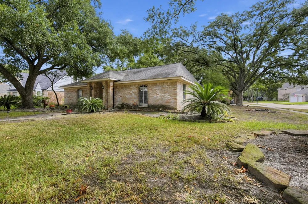 15502 Chichester Lane Jersey Village, TX 77040