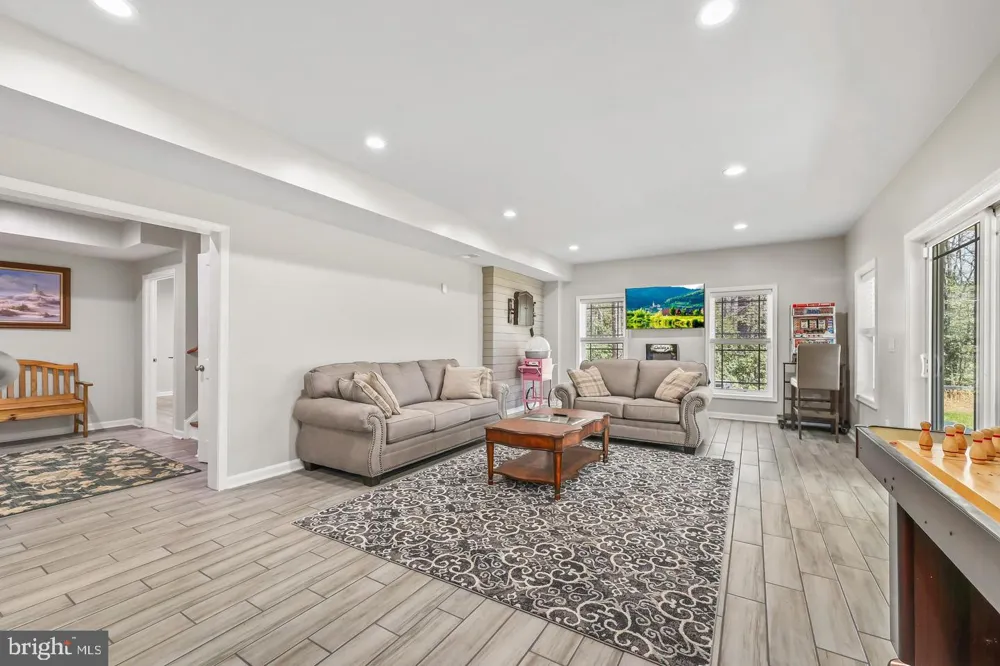 7022 BARCLAY DRIVE Fredericksburg, VA 22407