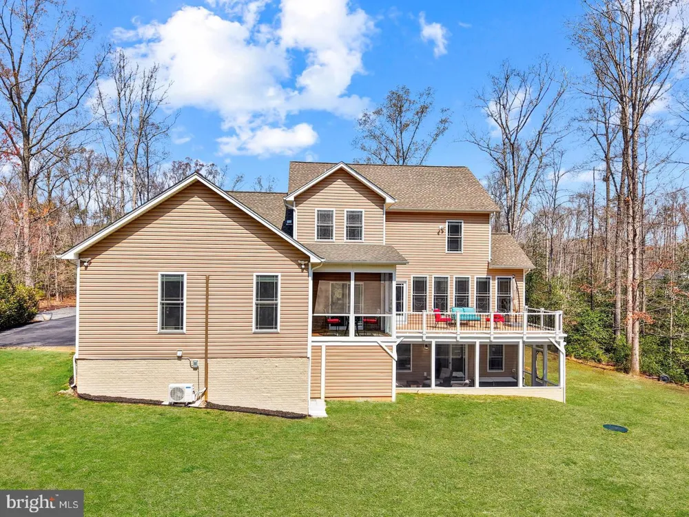 7022 BARCLAY DRIVE Fredericksburg, VA 22407