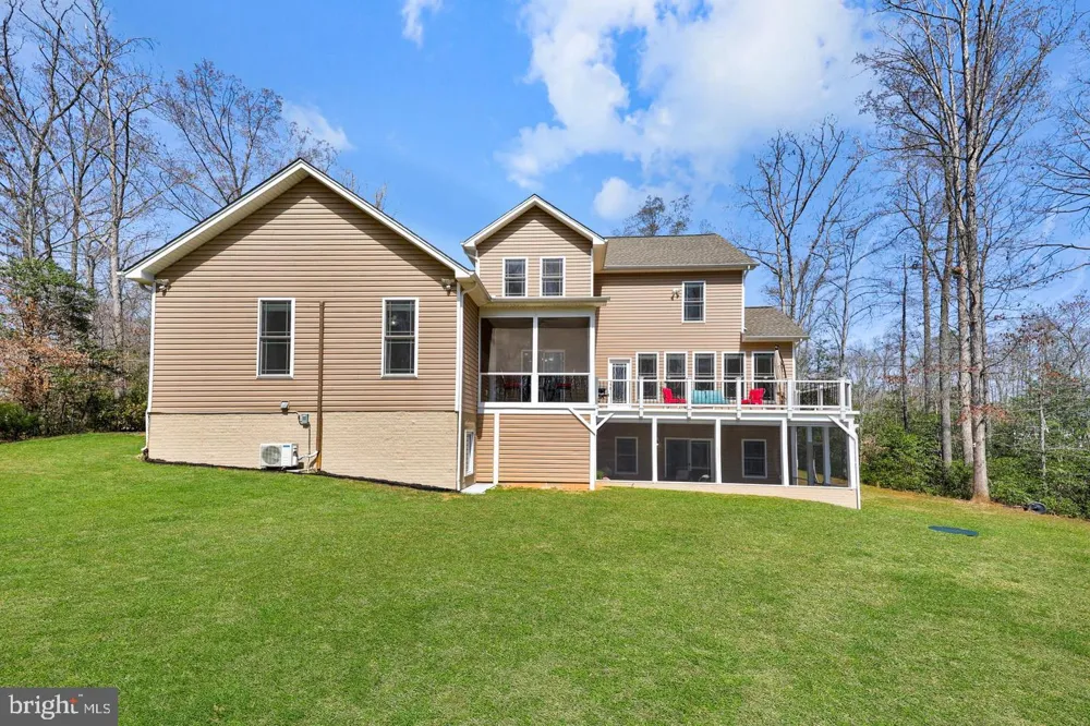 7022 BARCLAY DRIVE Fredericksburg, VA 22407
