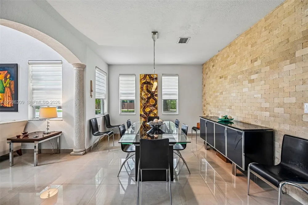 8175 NW 114th Pl Doral, FL 33178