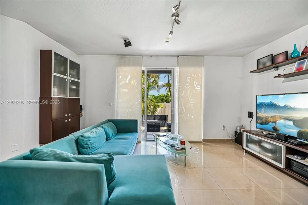 8175 NW 114th Pl Doral, FL 33178