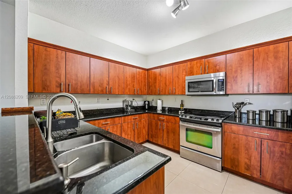 8175 NW 114th Pl Doral, FL 33178