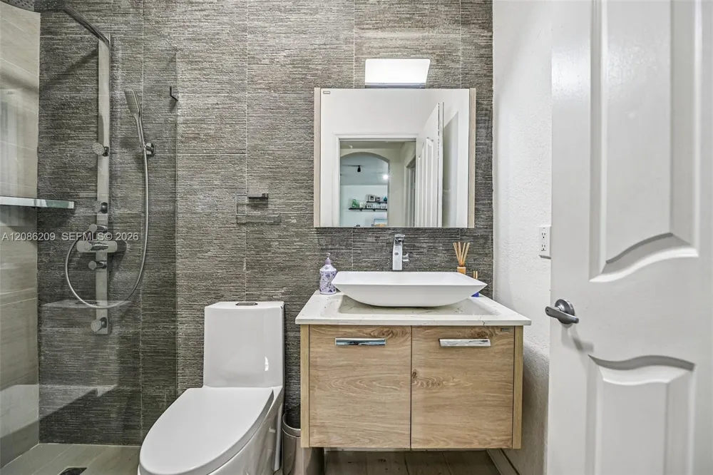 8175 NW 114th Pl Doral, FL 33178