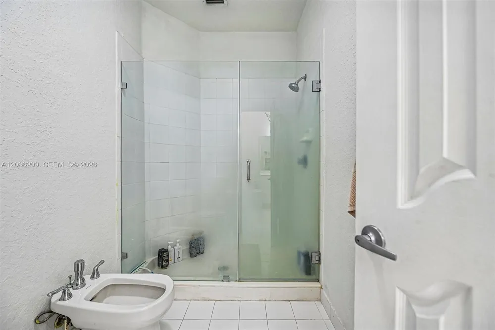 8175 NW 114th Pl Doral, FL 33178