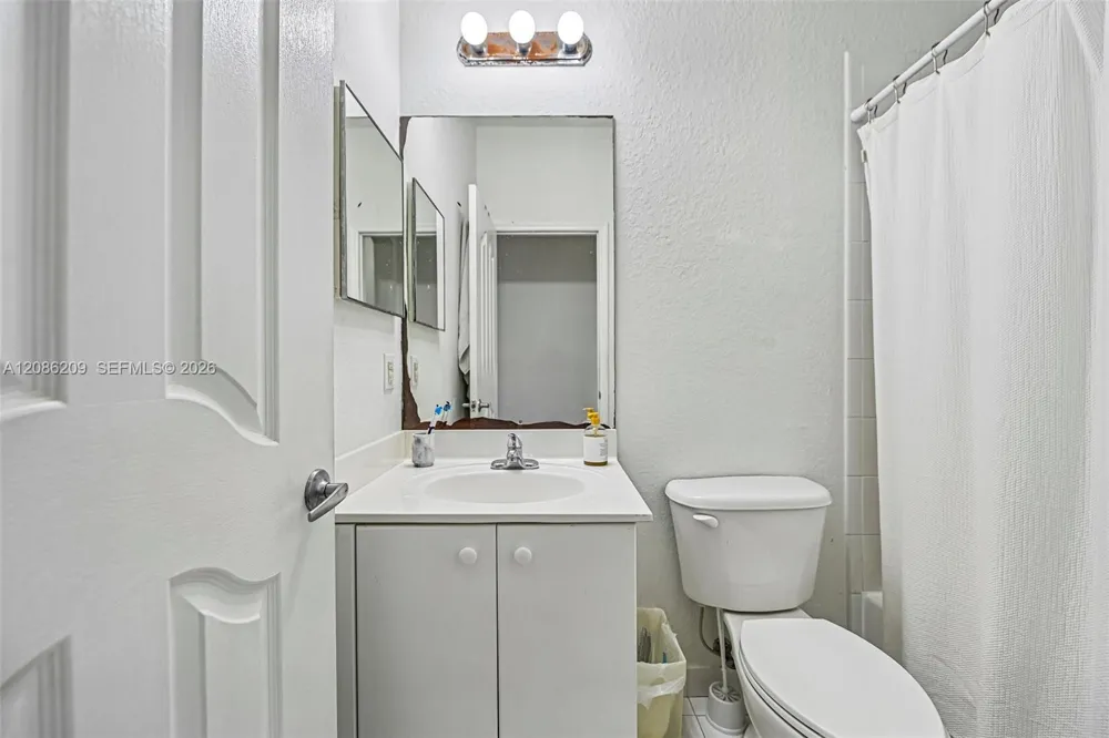 8175 NW 114th Pl Doral, FL 33178