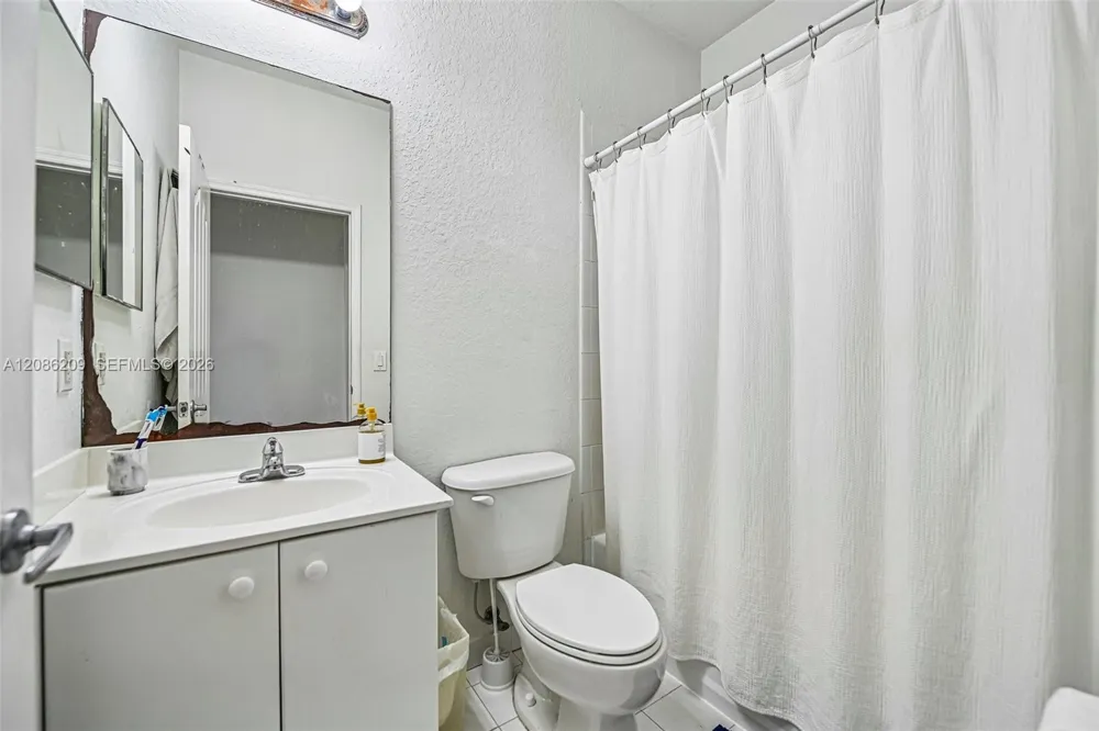 8175 NW 114th Pl Doral, FL 33178