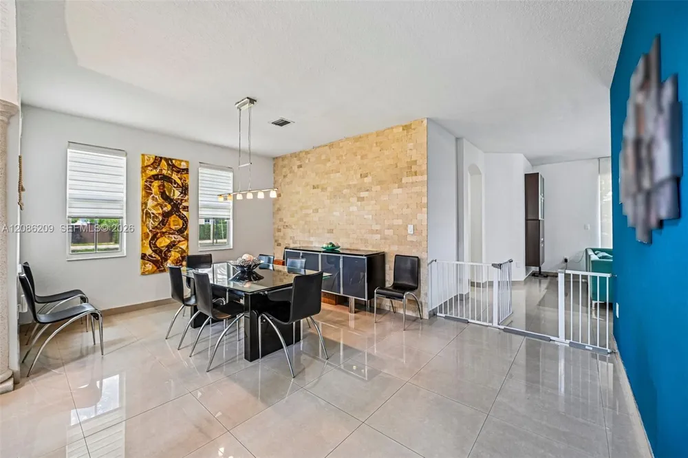 8175 NW 114th Pl Doral, FL 33178