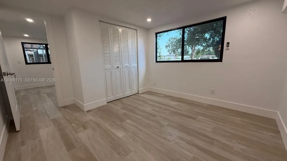 19109 E Lake Dr Hialeah, FL 33015