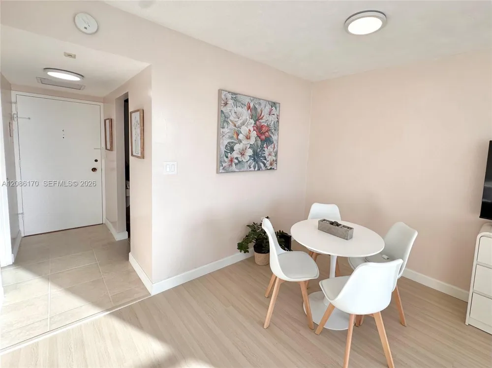 2899 Collins Ave #550 Miami Beach, FL 33140
