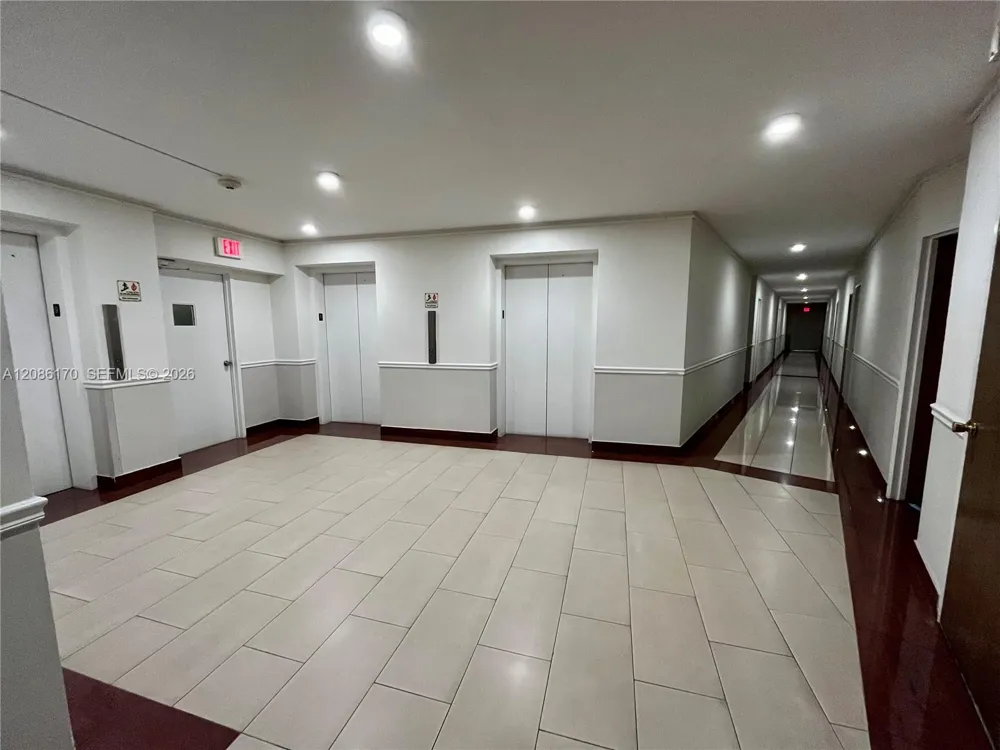 2899 Collins Ave #550 Miami Beach, FL 33140