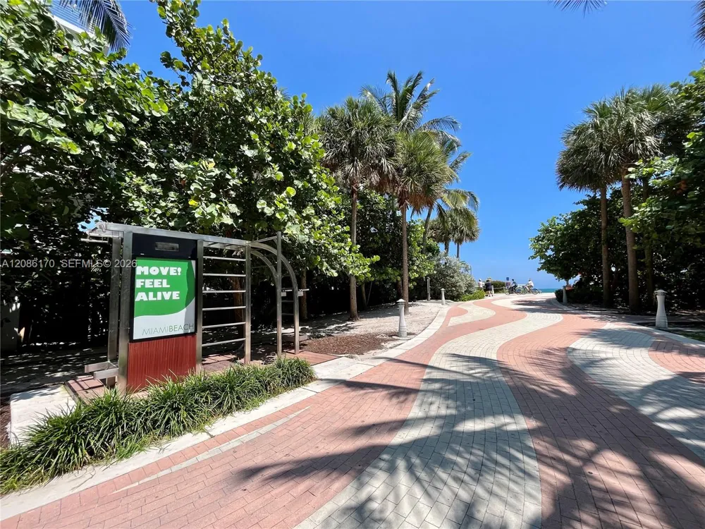 2899 Collins Ave #550 Miami Beach, FL 33140