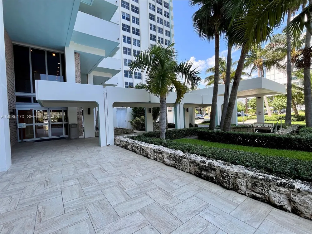 2899 Collins Ave #550 Miami Beach, FL 33140