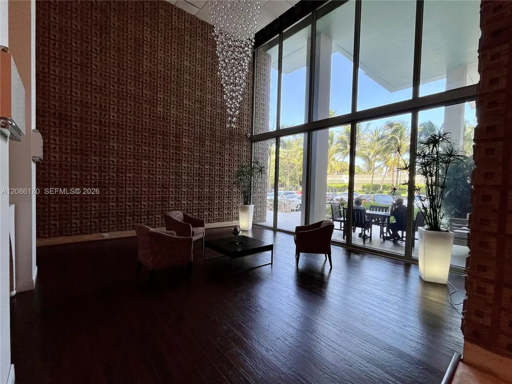 2899 Collins Ave #550 Miami Beach, FL 33140