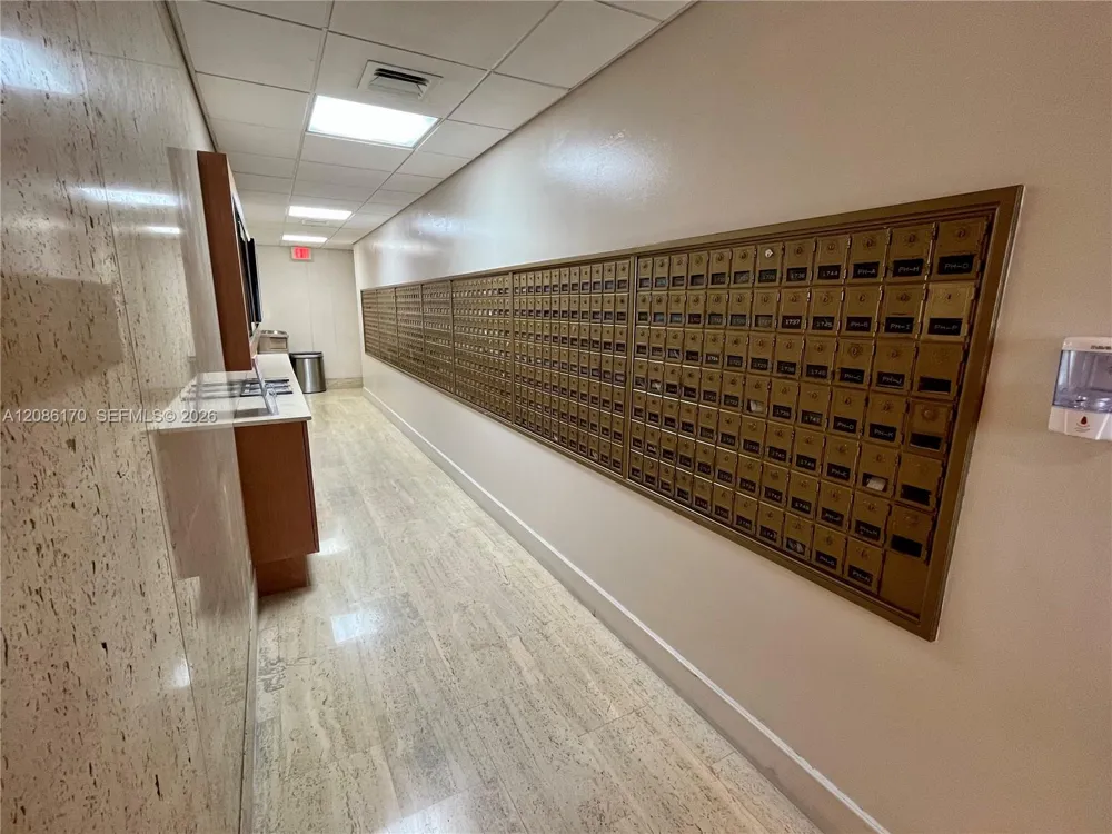 2899 Collins Ave #550 Miami Beach, FL 33140