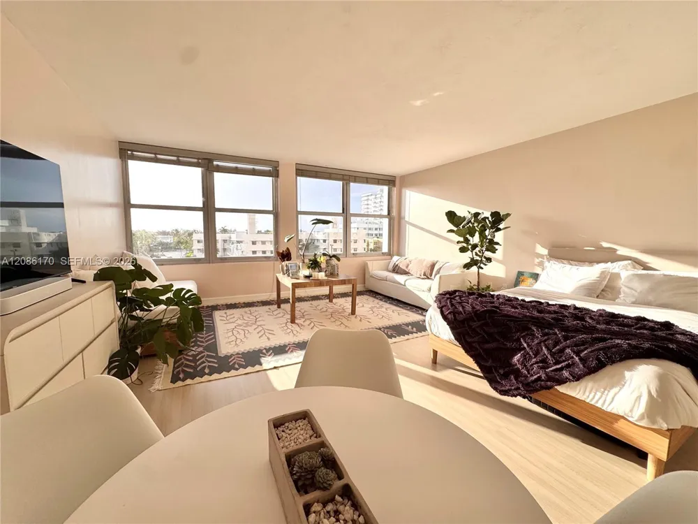 2899 Collins Ave #550 Miami Beach, FL 33140