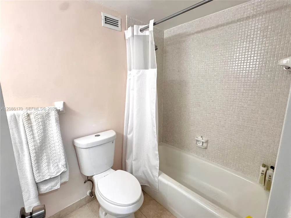 2899 Collins Ave #550 Miami Beach, FL 33140
