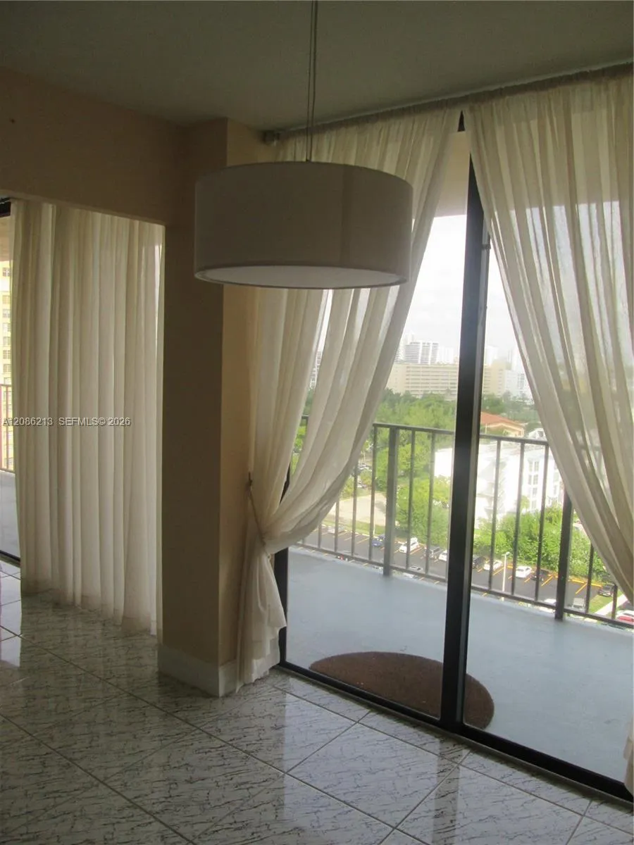 210 174th St #1510 Sunny Isles Beach, FL 33160