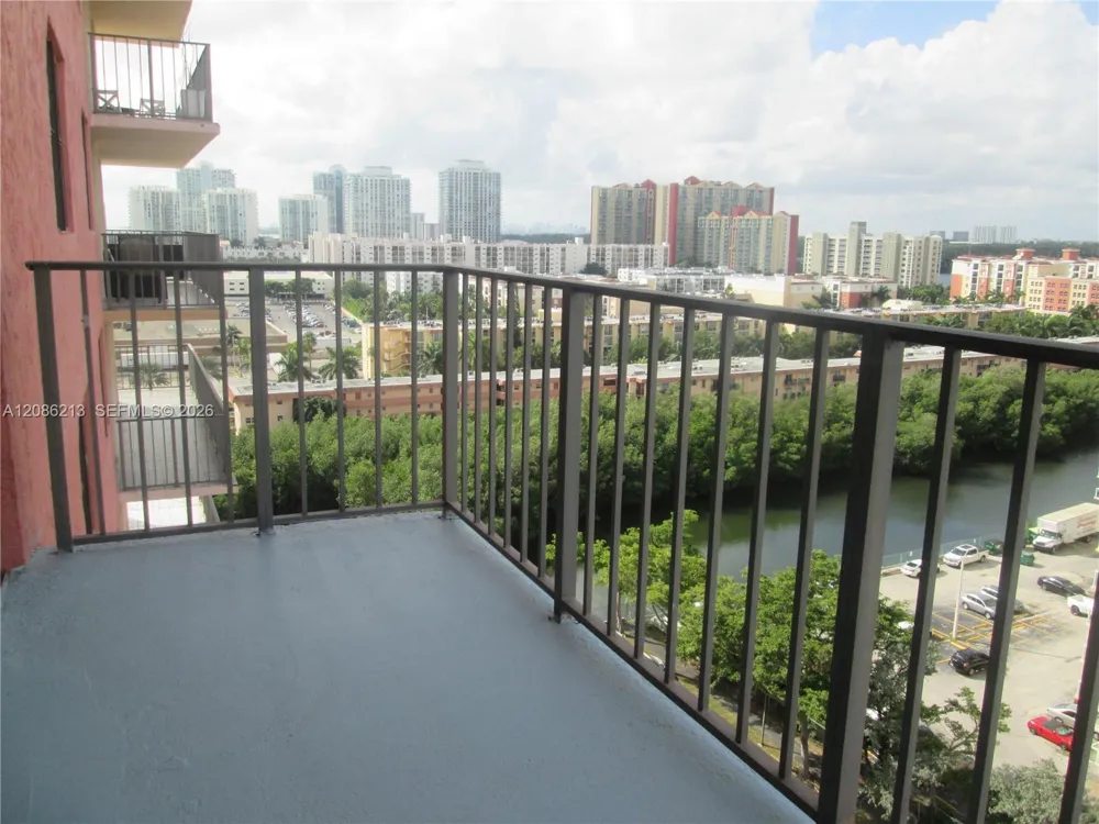 210 174th St #1510 Sunny Isles Beach, FL 33160