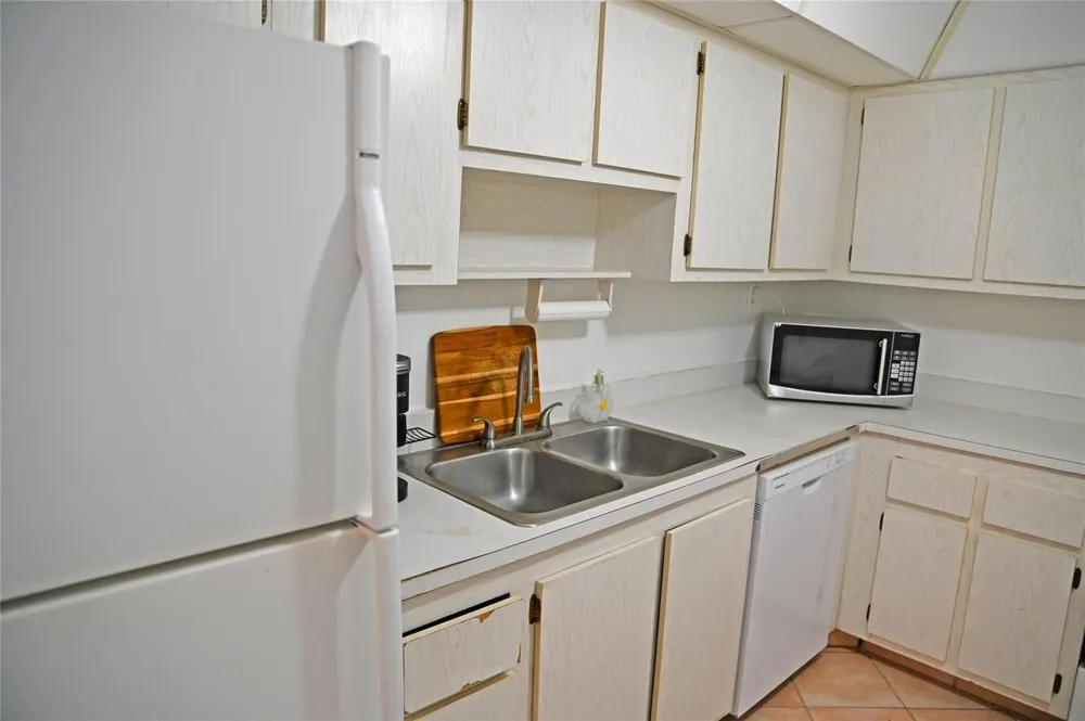 525 OCEAN BOULEVARD #923 Pompano Beach, FL 33062