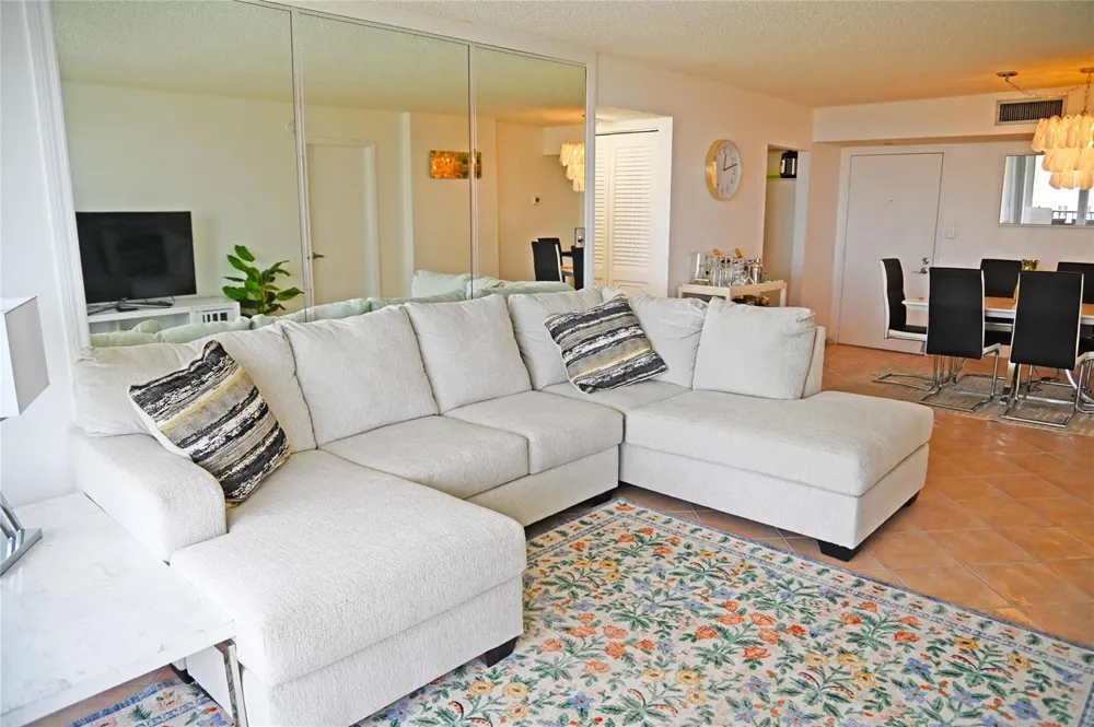 525 OCEAN BOULEVARD #923 Pompano Beach, FL 33062