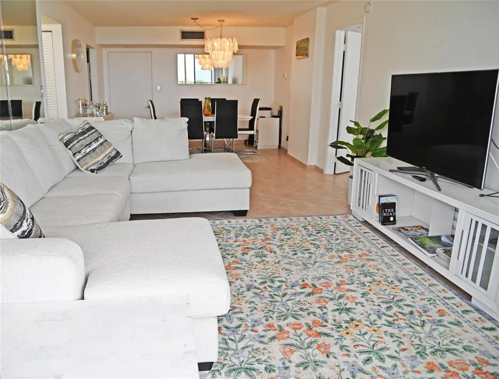 525 OCEAN BOULEVARD #923 Pompano Beach, FL 33062