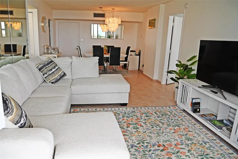 525 OCEAN BOULEVARD #923 Pompano Beach, FL 33062