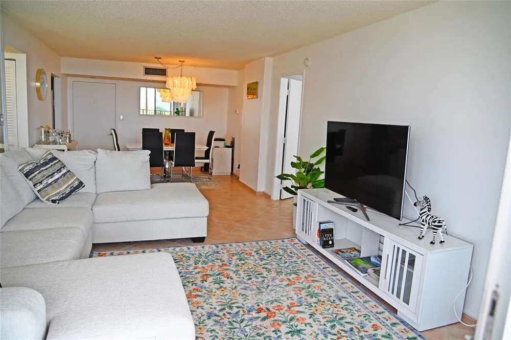 525 OCEAN BOULEVARD #923 Pompano Beach, FL 33062