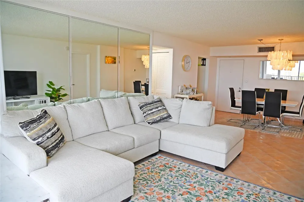 525 OCEAN BOULEVARD #923 Pompano Beach, FL 33062