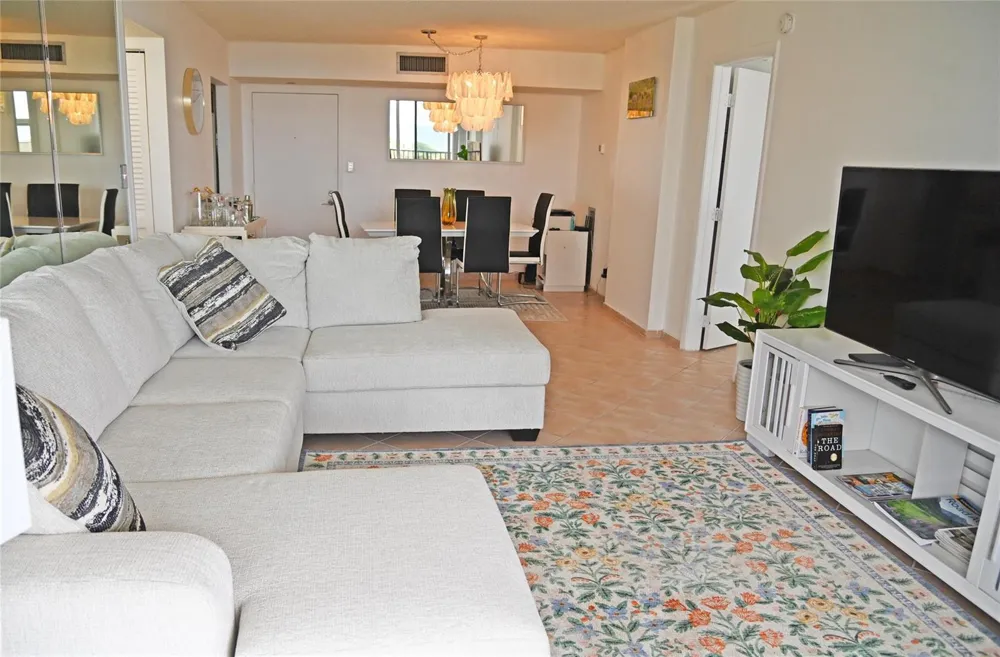 525 OCEAN BOULEVARD #923 Pompano Beach, FL 33062