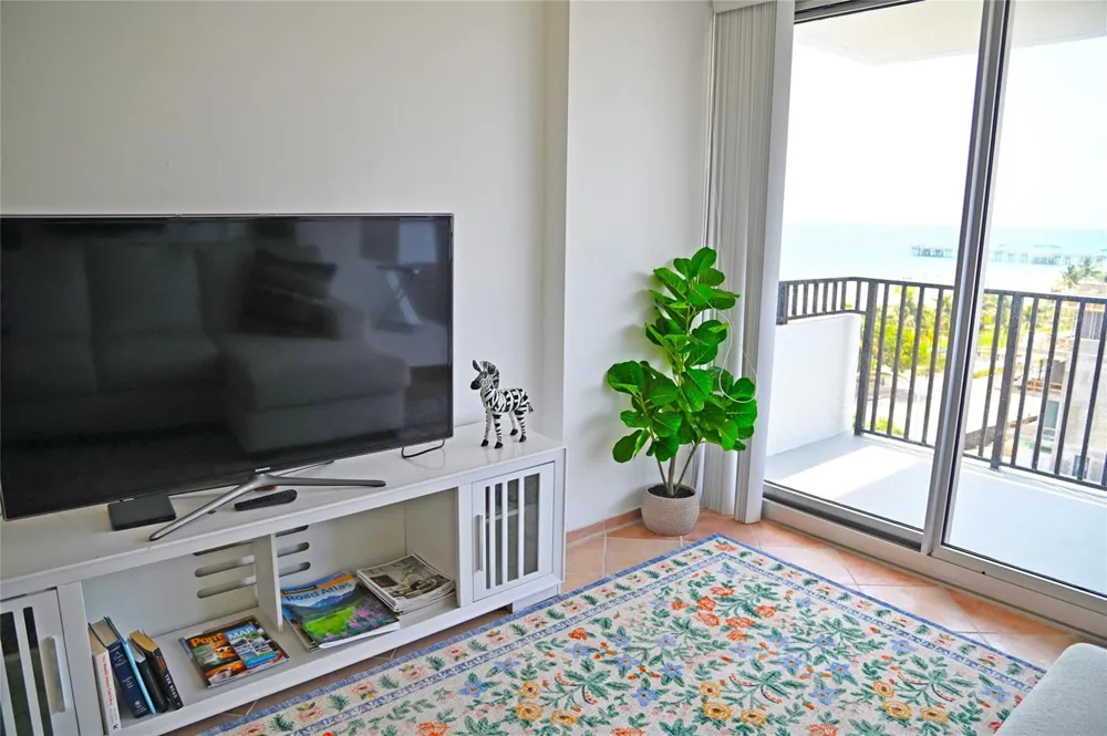 525 OCEAN BOULEVARD #923 Pompano Beach, FL 33062