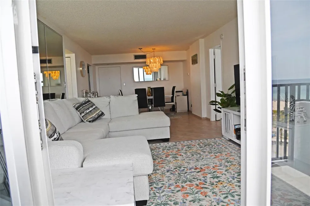 525 OCEAN BOULEVARD #923 Pompano Beach, FL 33062