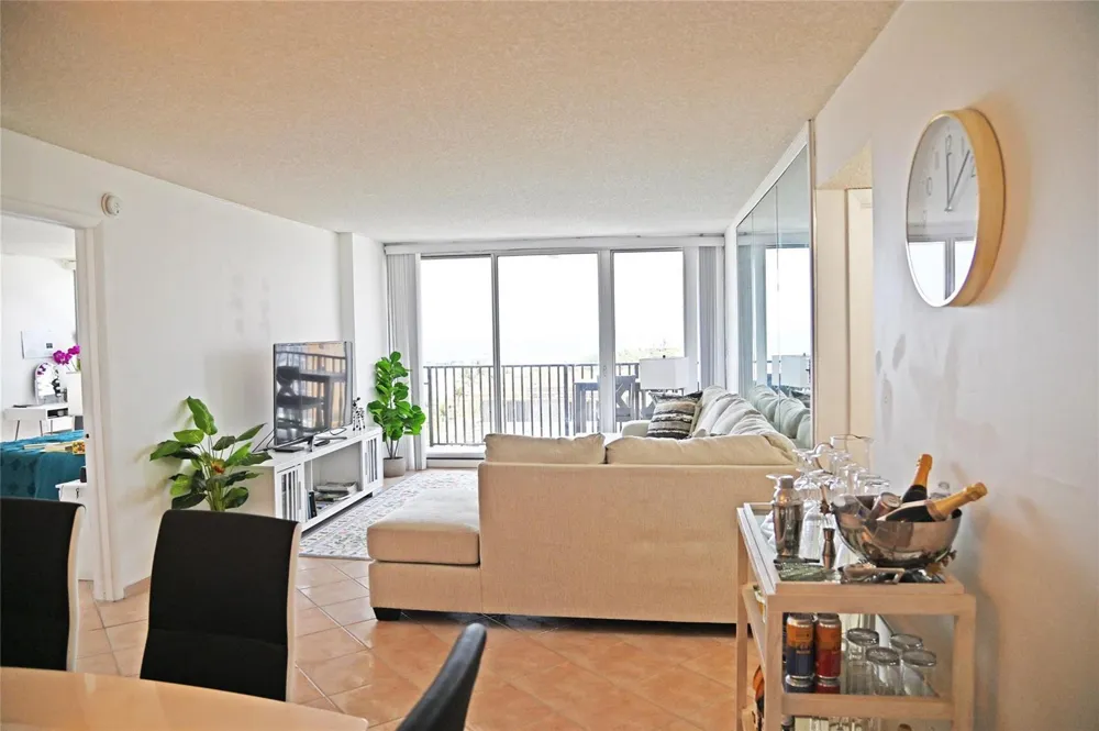 525 OCEAN BOULEVARD #923 Pompano Beach, FL 33062