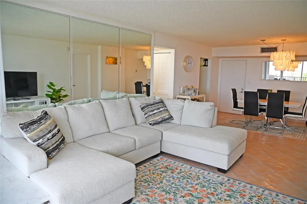 525 OCEAN BOULEVARD #923 Pompano Beach, FL 33062