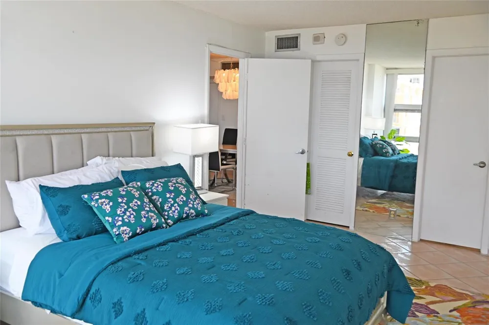 525 OCEAN BOULEVARD #923 Pompano Beach, FL 33062