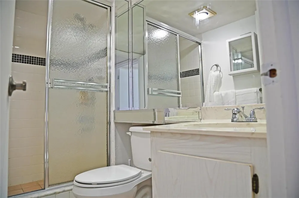 525 OCEAN BOULEVARD #923 Pompano Beach, FL 33062