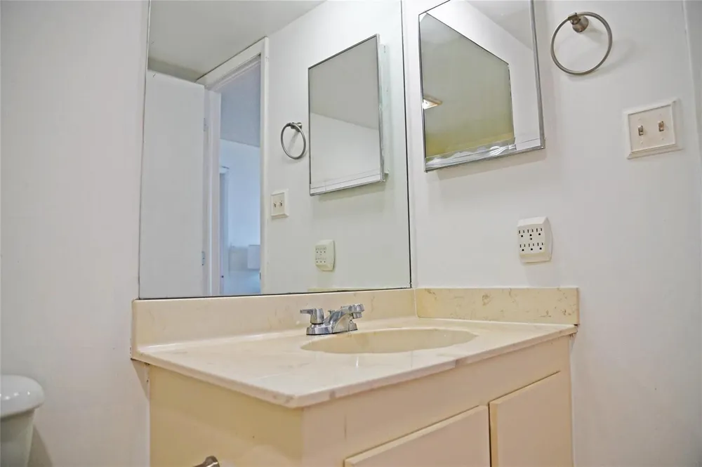 525 OCEAN BOULEVARD #923 Pompano Beach, FL 33062