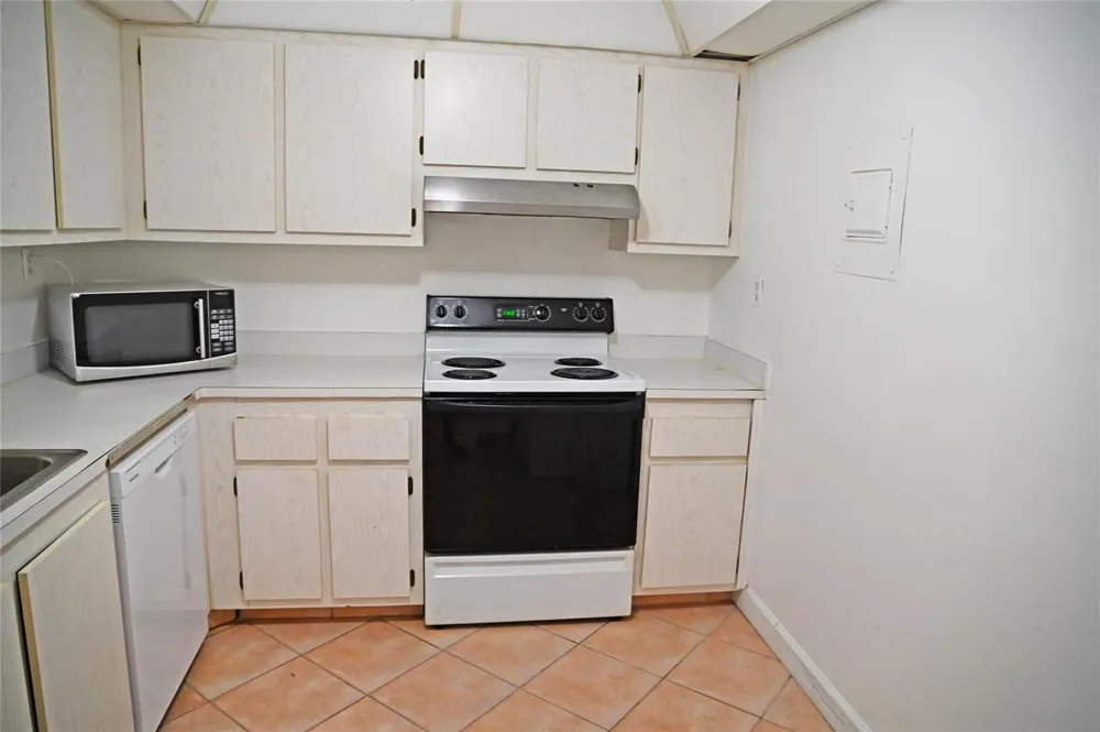 525 OCEAN BOULEVARD #923 Pompano Beach, FL 33062