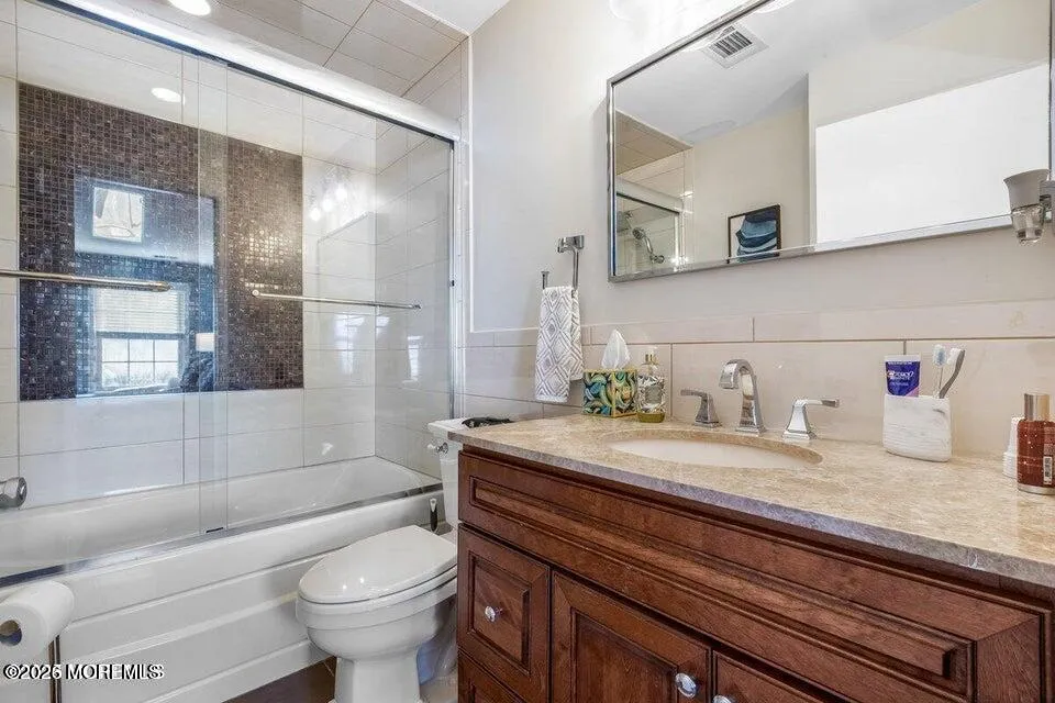 334 Mayfair Place Morganville, NJ 07751