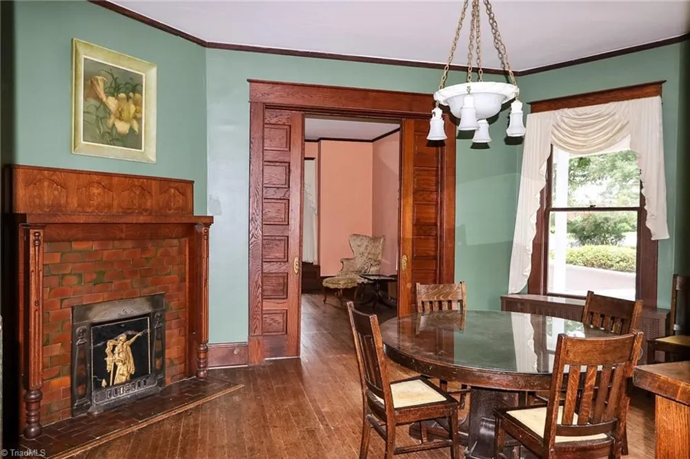 418 W Main Street Elkin, NC 28621