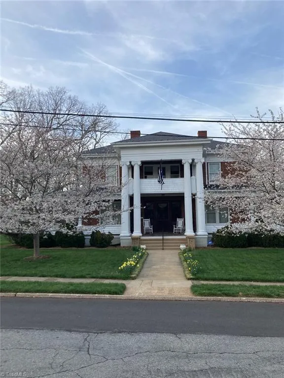 418 W Main Street Elkin, NC 28621