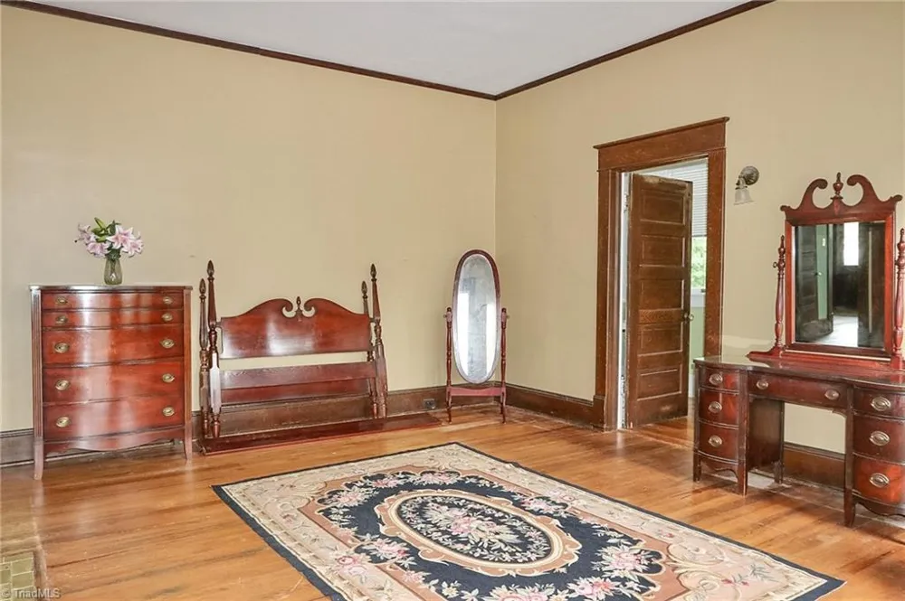 418 W Main Street Elkin, NC 28621