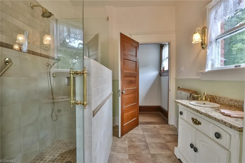 418 W Main Street Elkin, NC 28621